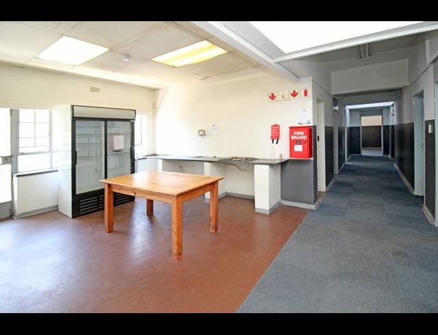 1,842M² BUSINESS FOR SALE IN BRIXTON